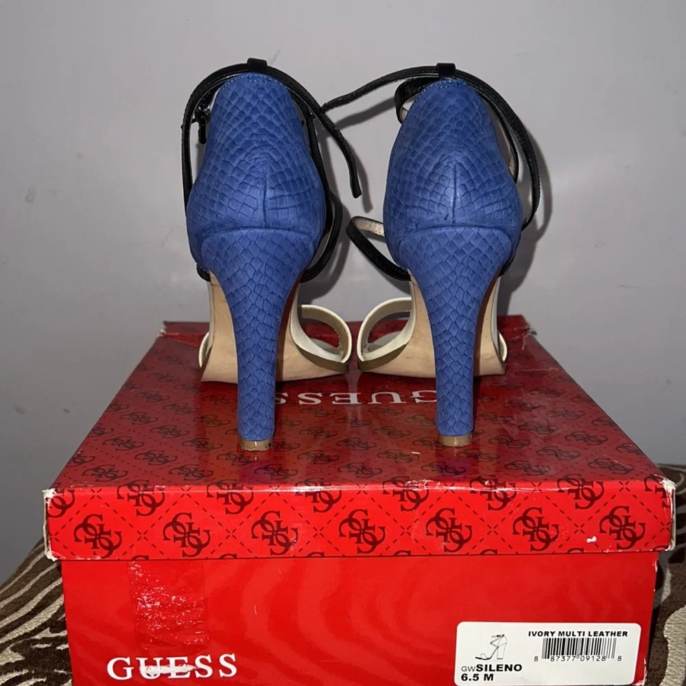 Guess Sileno sandal - Picture 2 of 3